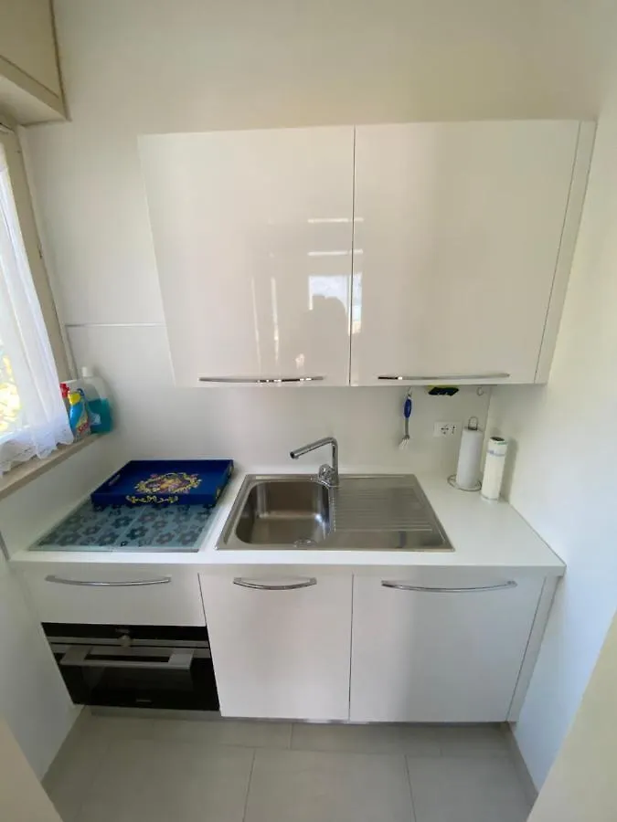 Lago Maggiore- Casa Roccia-Ferienwohnung In Pino Sulla Sponda Pino Lago Maggiore Apartment