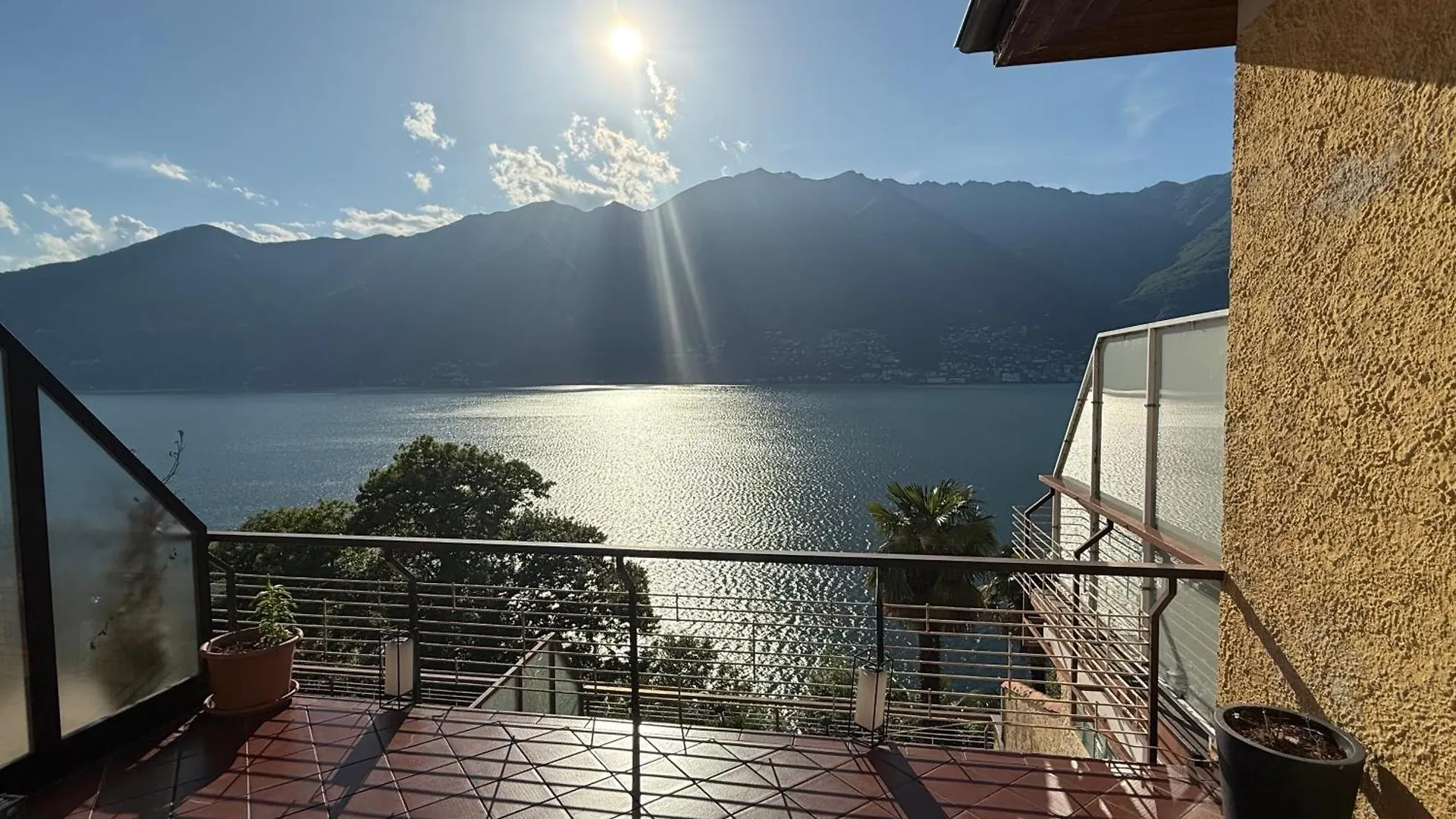 Lago Maggiore- Casa Roccia-Ferienwohnung In Pino Sulla Sponda Pino Lago Maggiore