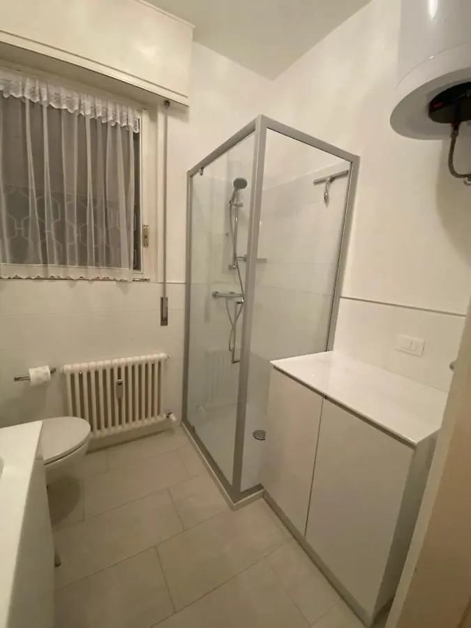 Lago Maggiore- Casa Roccia-Ferienwohnung In Pino Sulla Sponda Pino Lago Maggiore Apartamento