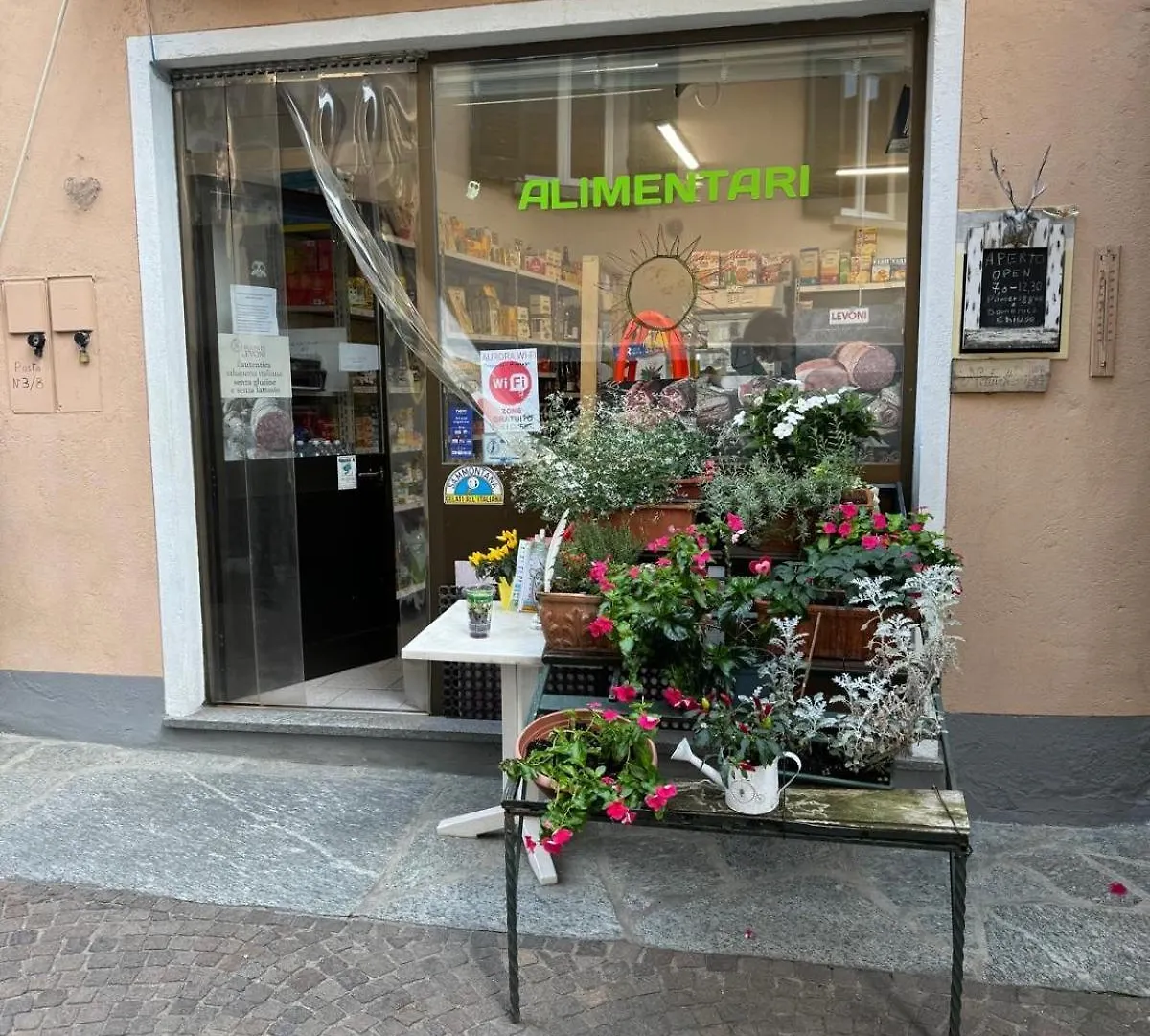 Apartamento Lago Maggiore- Casa Roccia-Ferienwohnung In Pino Sulla Sponda Pino Lago Maggiore